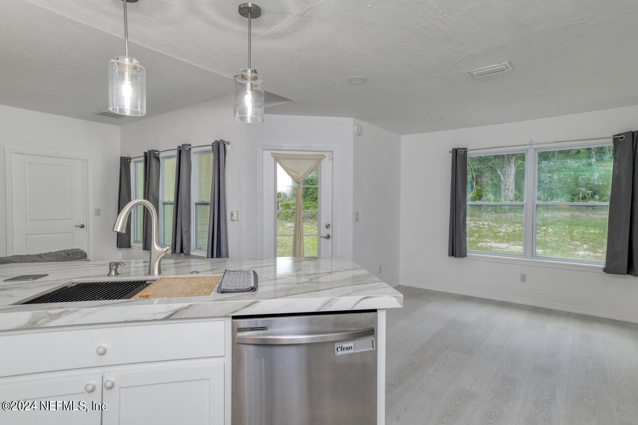 101 Killian Drive Hawthorne, FL 32640 - Photo 14 of 34 KITCHEN & DINING