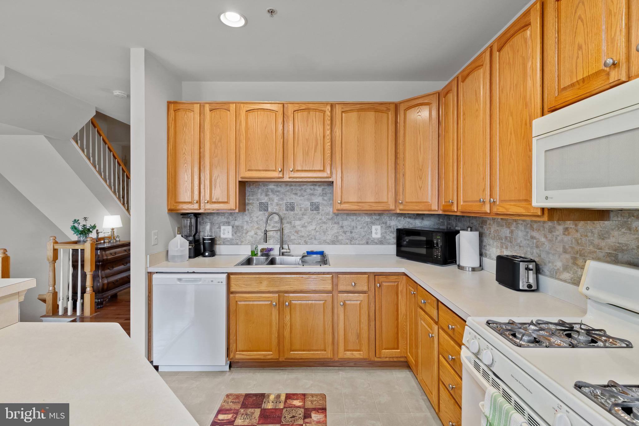 13025 Middlebrook Road Germantown, MD 20874 - Photo 12 of 40 Kitchen