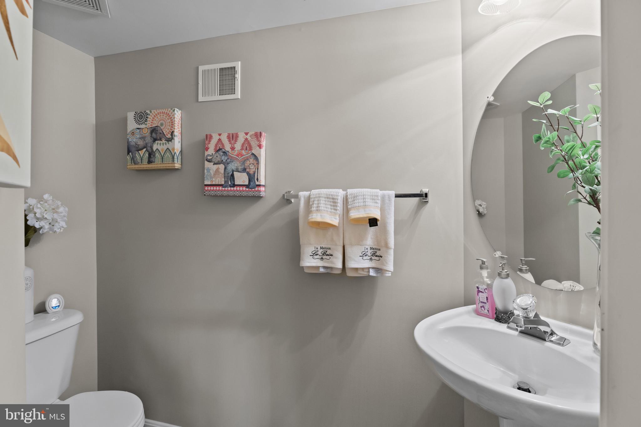 13025 Middlebrook Road Germantown, MD 20874 - Photo 5 of 40 Powder Room