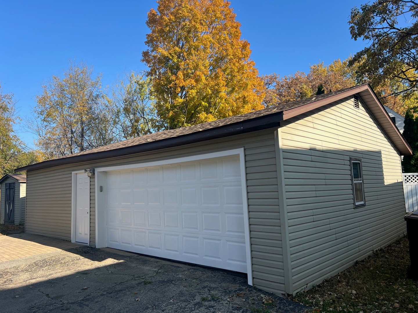 14707 Caledonia Road Caledonia, IL 61011 - Photo 12 of 37 a backyard of a house