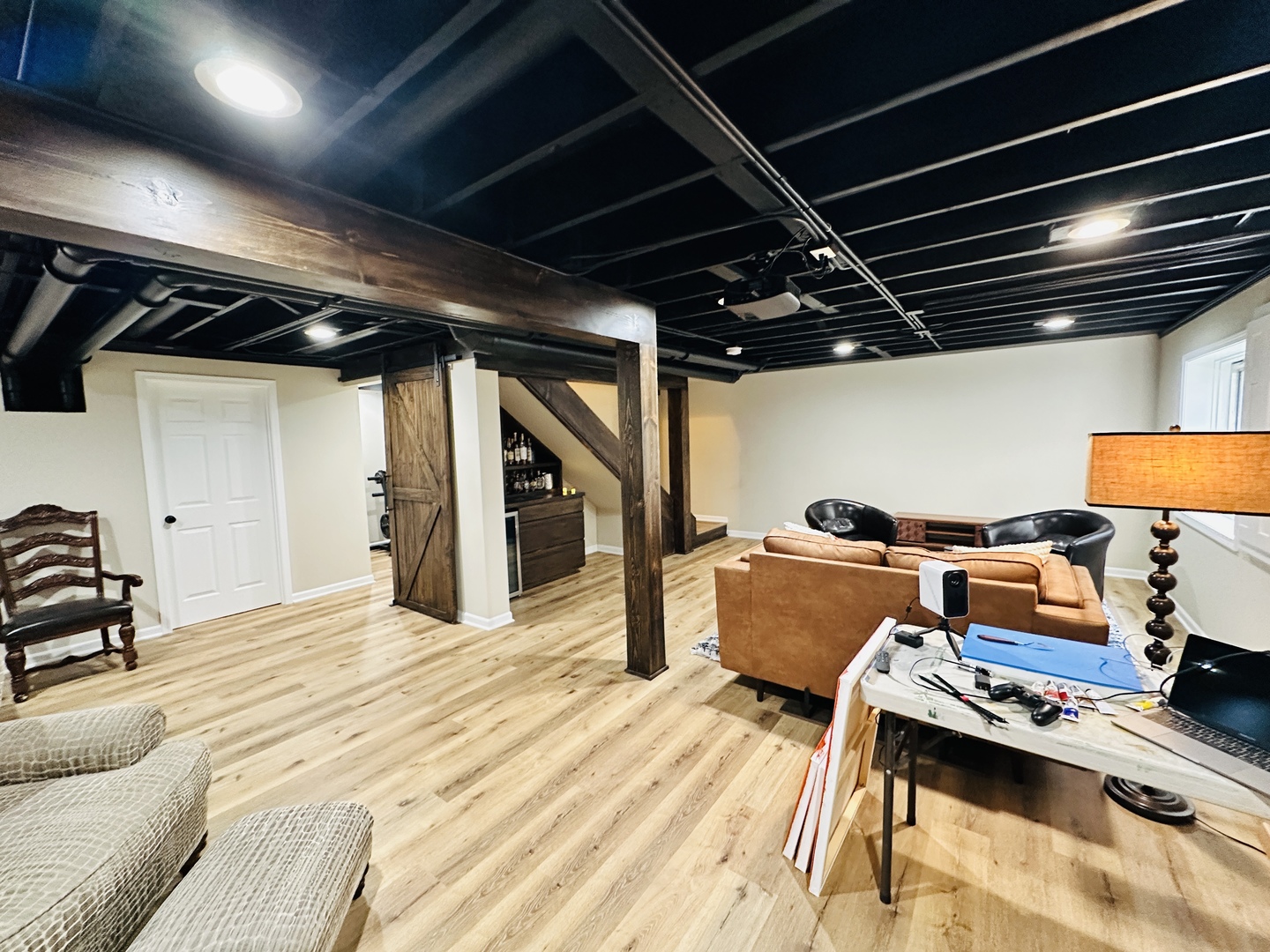 963 Oak Ridge Boulevard Elgin, IL 60120 - Photo 23 of 29 a room with furniture