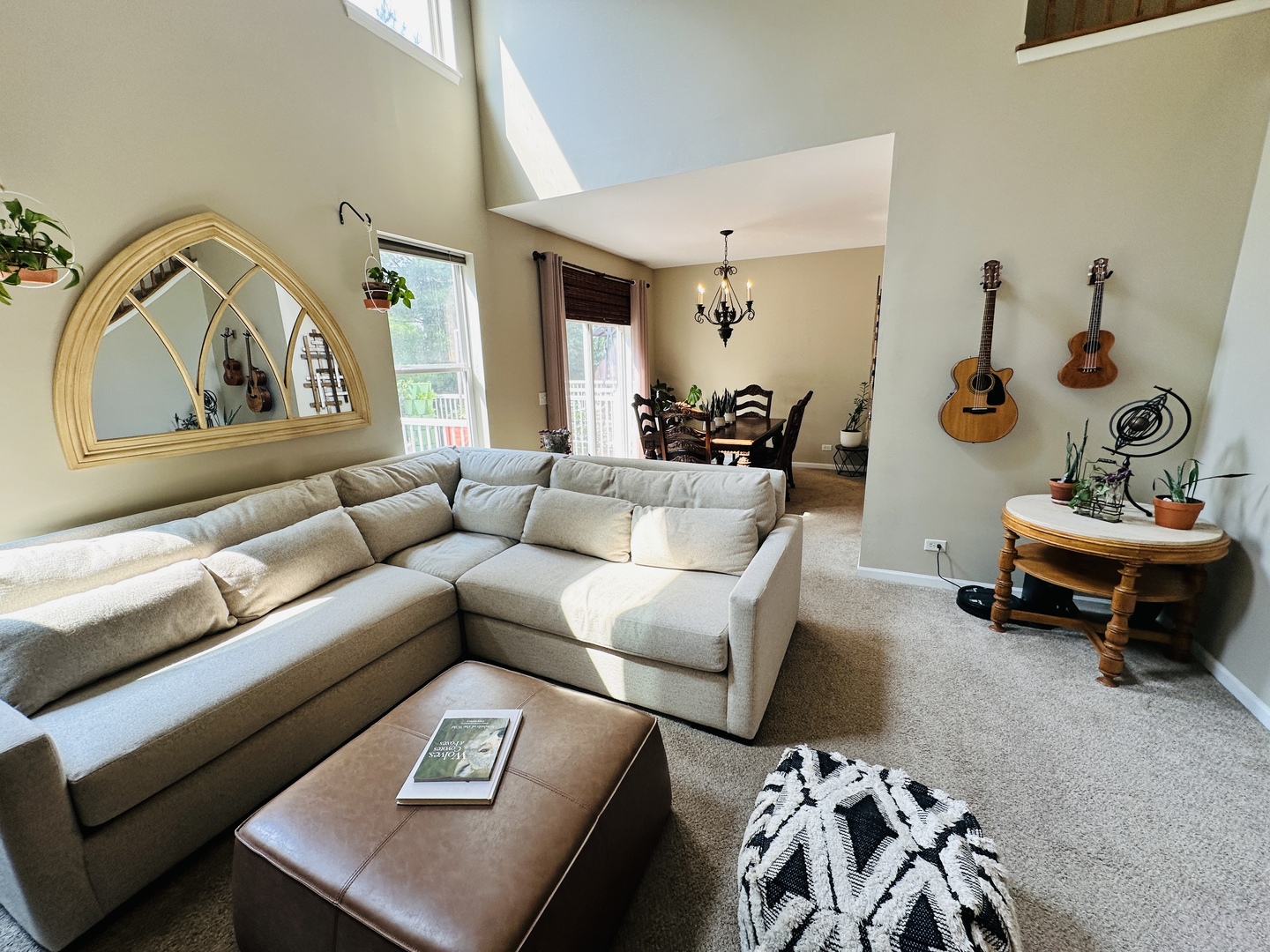 963 Oak Ridge Boulevard Elgin, IL 60120 - Photo 5 of 29 a living room with furniture and a table