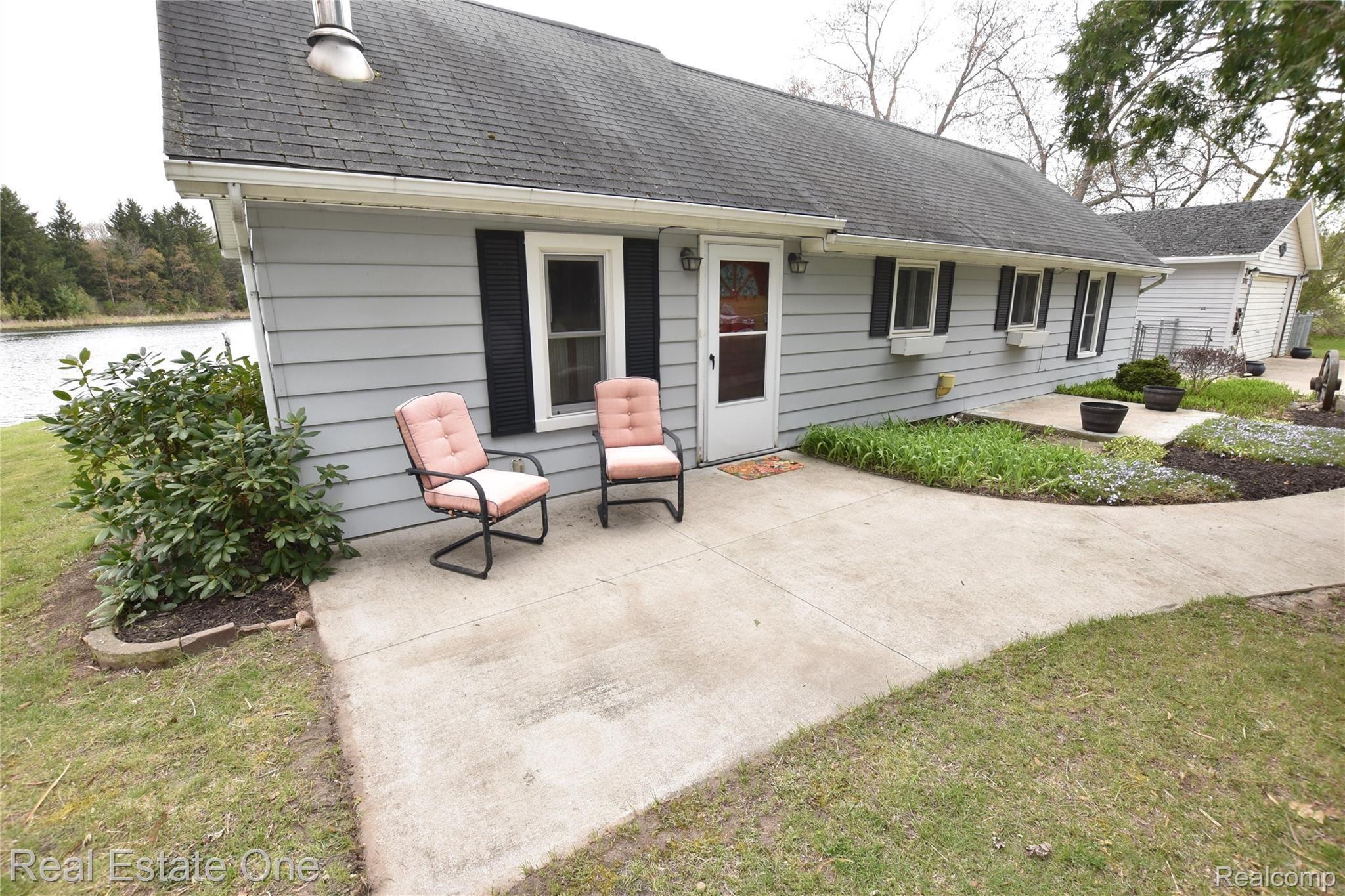 5797 Cullen Road Fenton, MI 48430 - Photo 5 of 44 DSC_0084.JPG