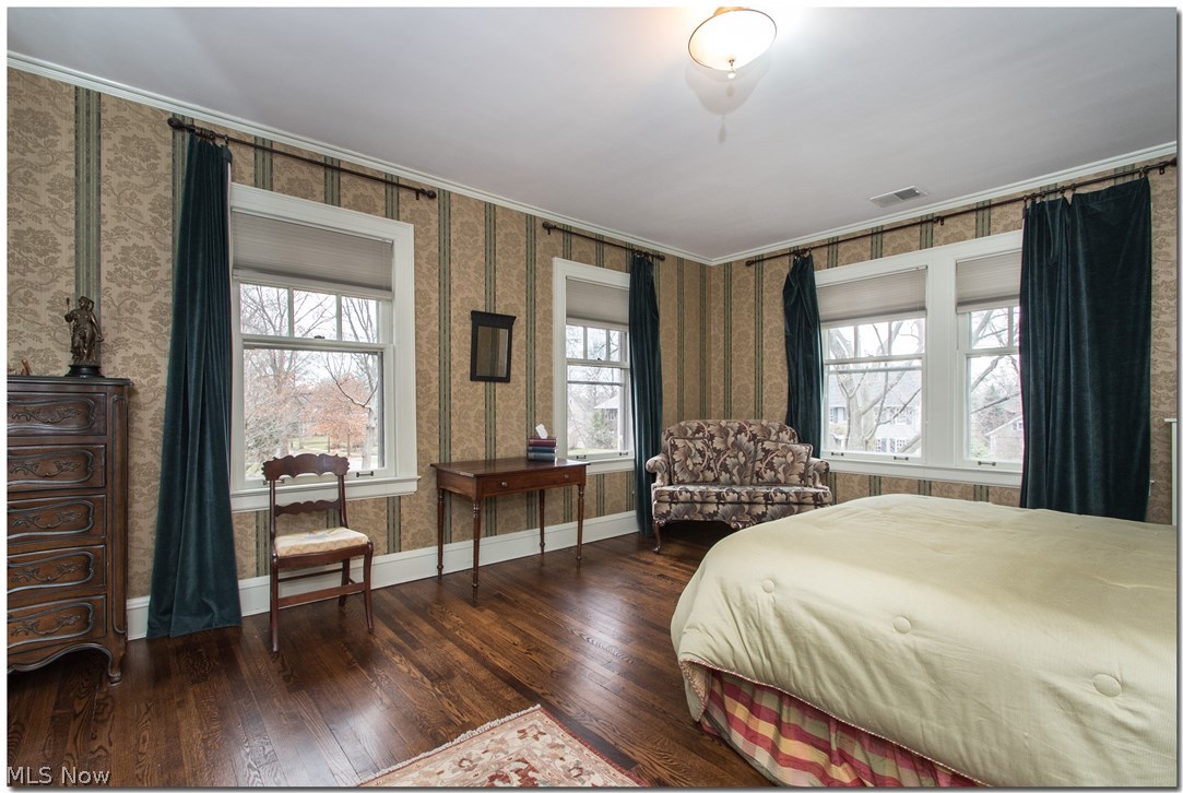 2467 Guilford Road Cleveland, OH 44118 - Photo 24 of 33
