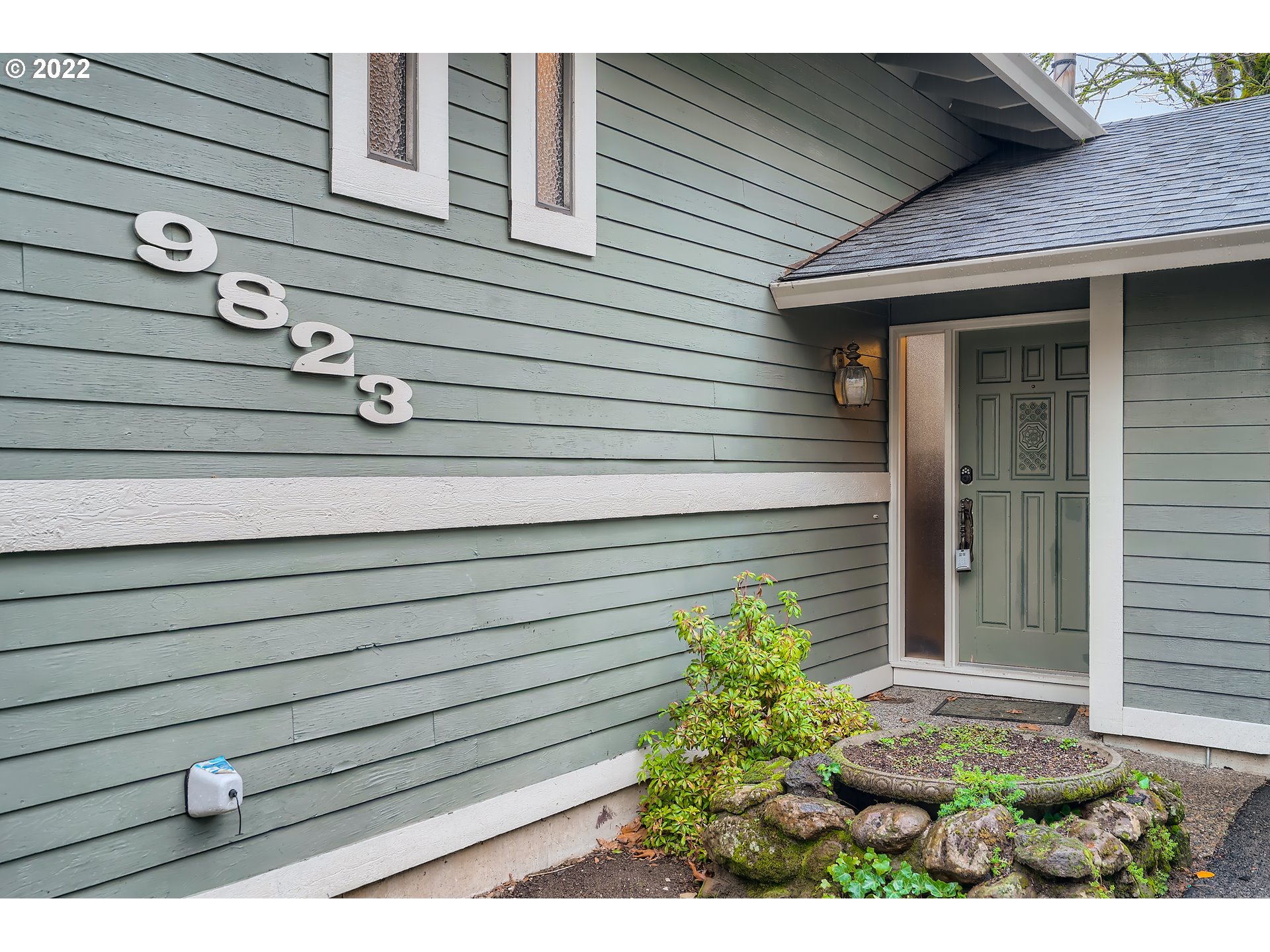 9823 Southwest Quail Post Road Portland, OR 97219 - Photo 3 of 31 Gallery Image 3