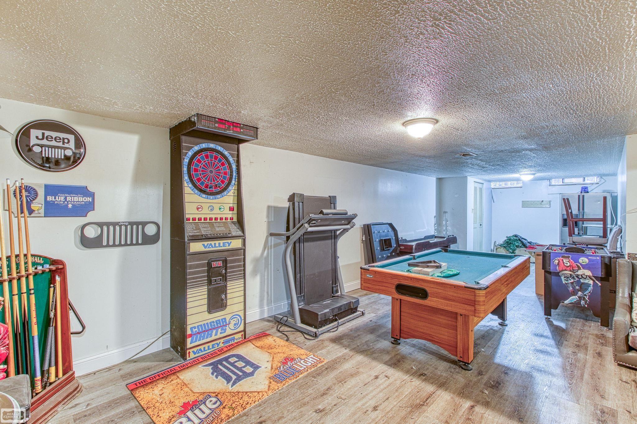 18527 Bittersweet Road Fraser, MI 48026 - Photo 27 of 46 50120102-26.JPG