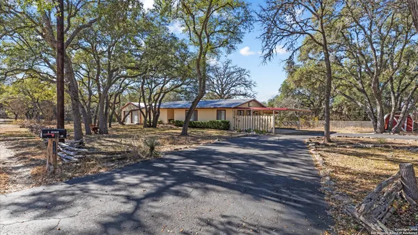 $415,000 | 119 Felps Drive, Blanco, TX 78606