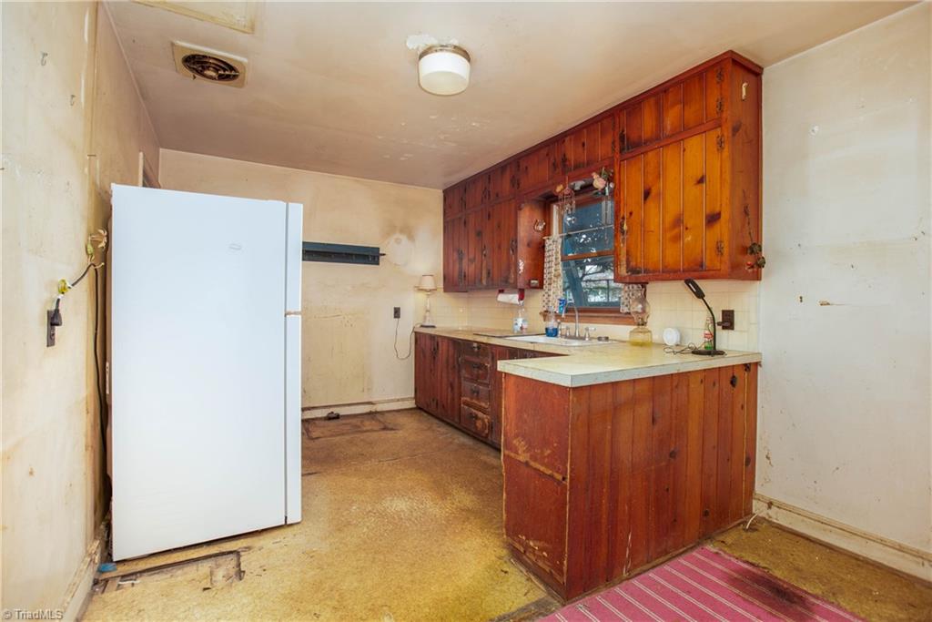 950 Stratford Road Northwest Winston-Salem, NC 27104 - Photo 17 of 41