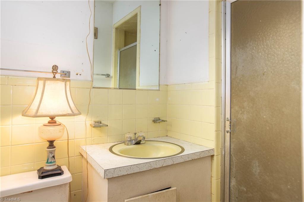 950 Stratford Road Northwest Winston-Salem, NC 27104 - Photo 30 of 41