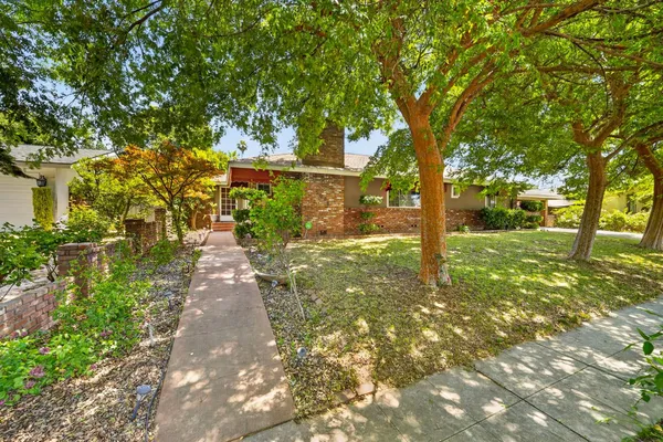 $475,000 | 5098 North Del Mar Avenue, Fresno, CA 93704