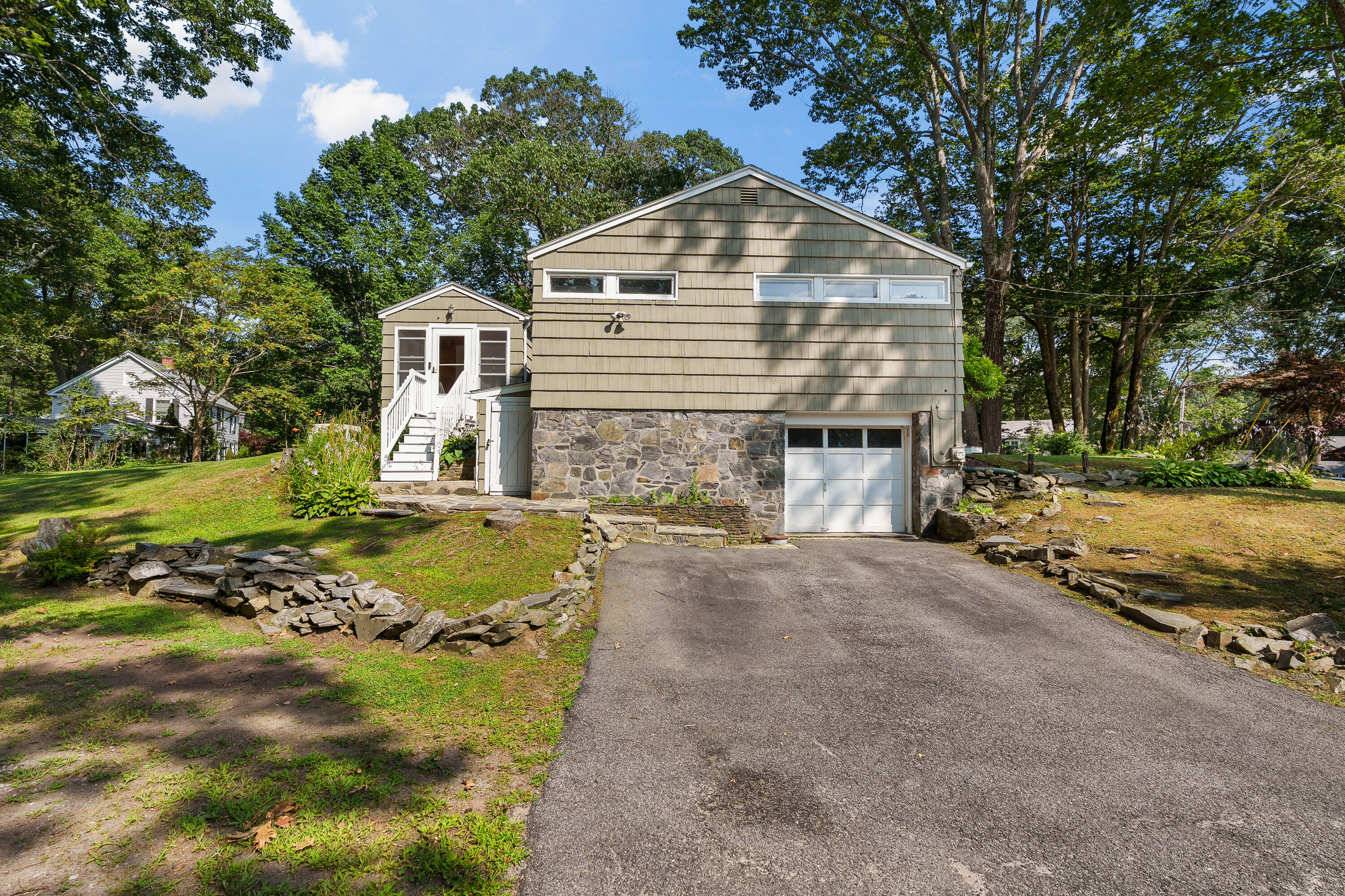 7 Rocky Knoll Road Cape Elizabeth, ME 04107 - Photo 4 of 36 04_7 Rocky Knoll Rd_MorneauStudios_Print