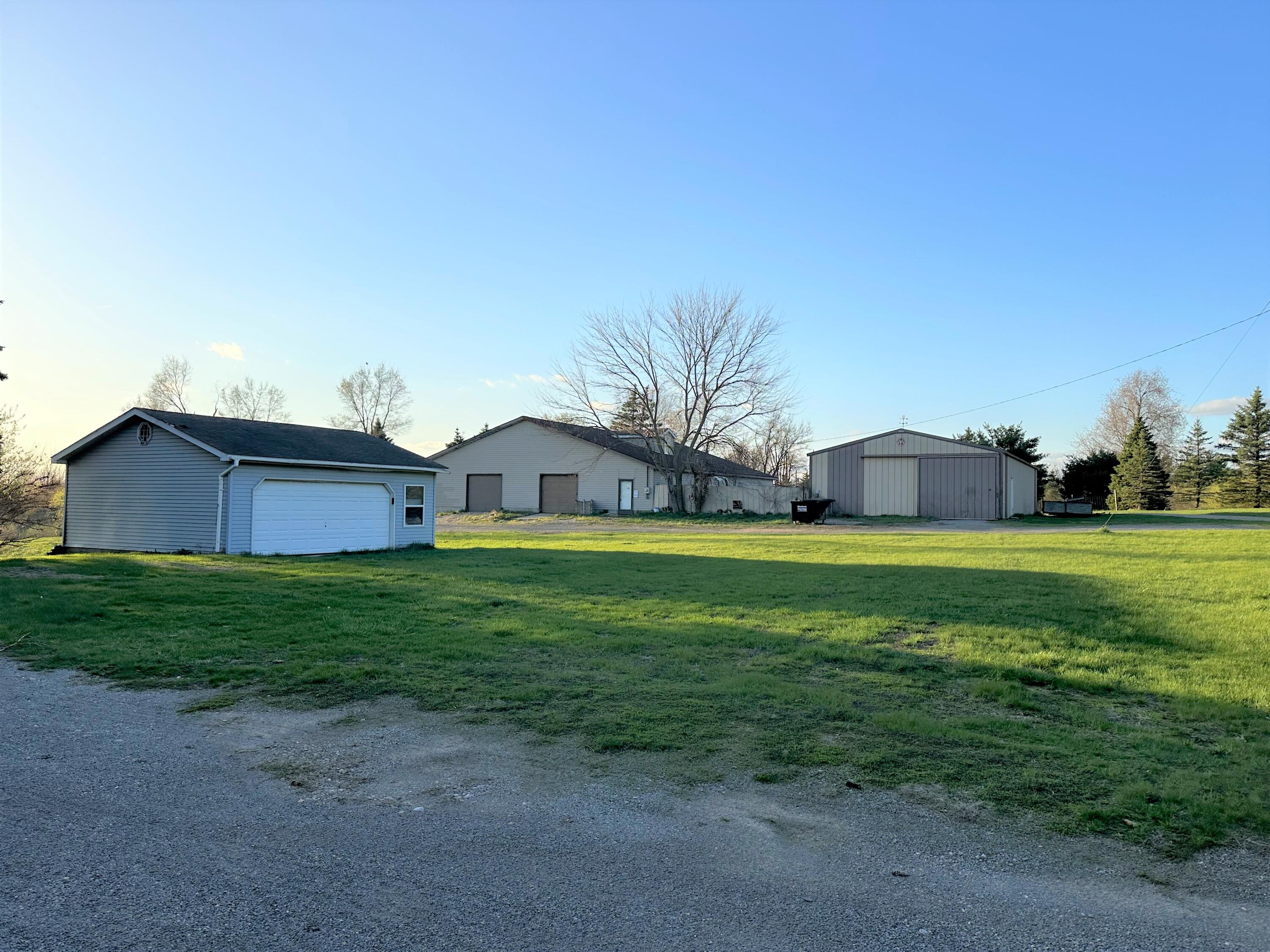 9896 Case Road Brooklyn, MI 49230 - Photo 16 of 20 15 garage and barns
