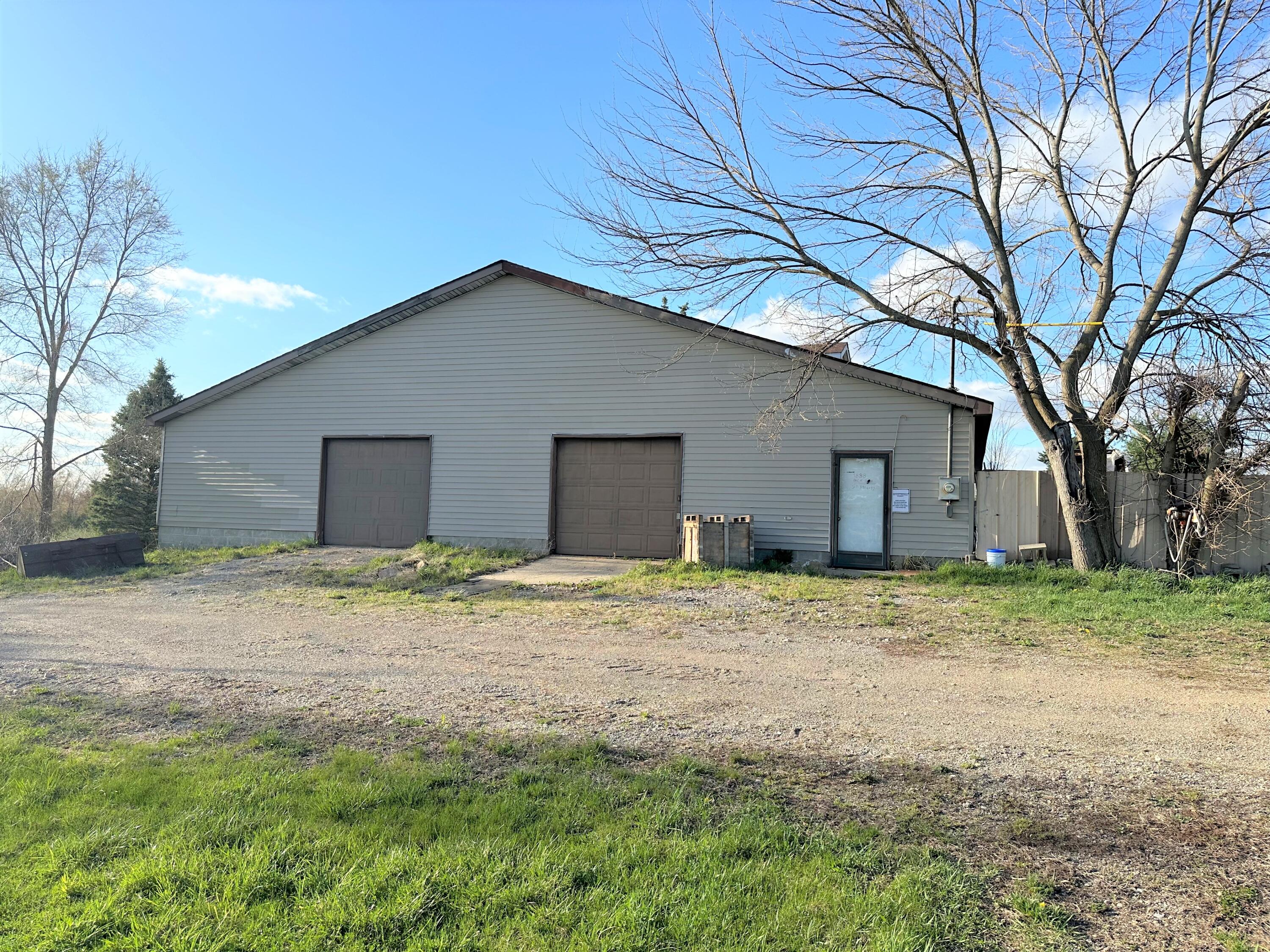 9896 Case Road Brooklyn, MI 49230 - Photo 18 of 20 17 Barn 2