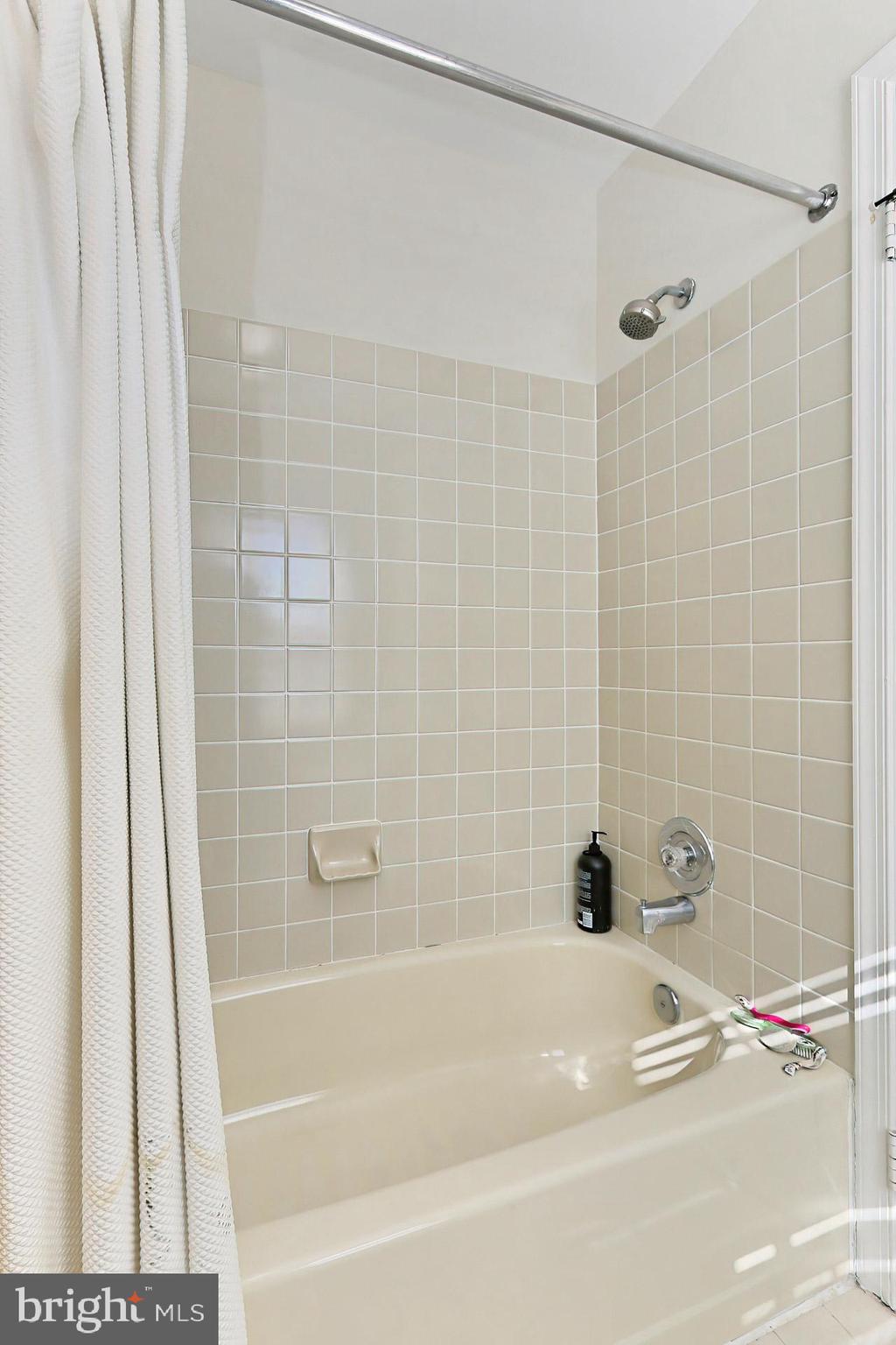 1121 Portner Road Alexandria, VA 22314 - Photo 29 of 43