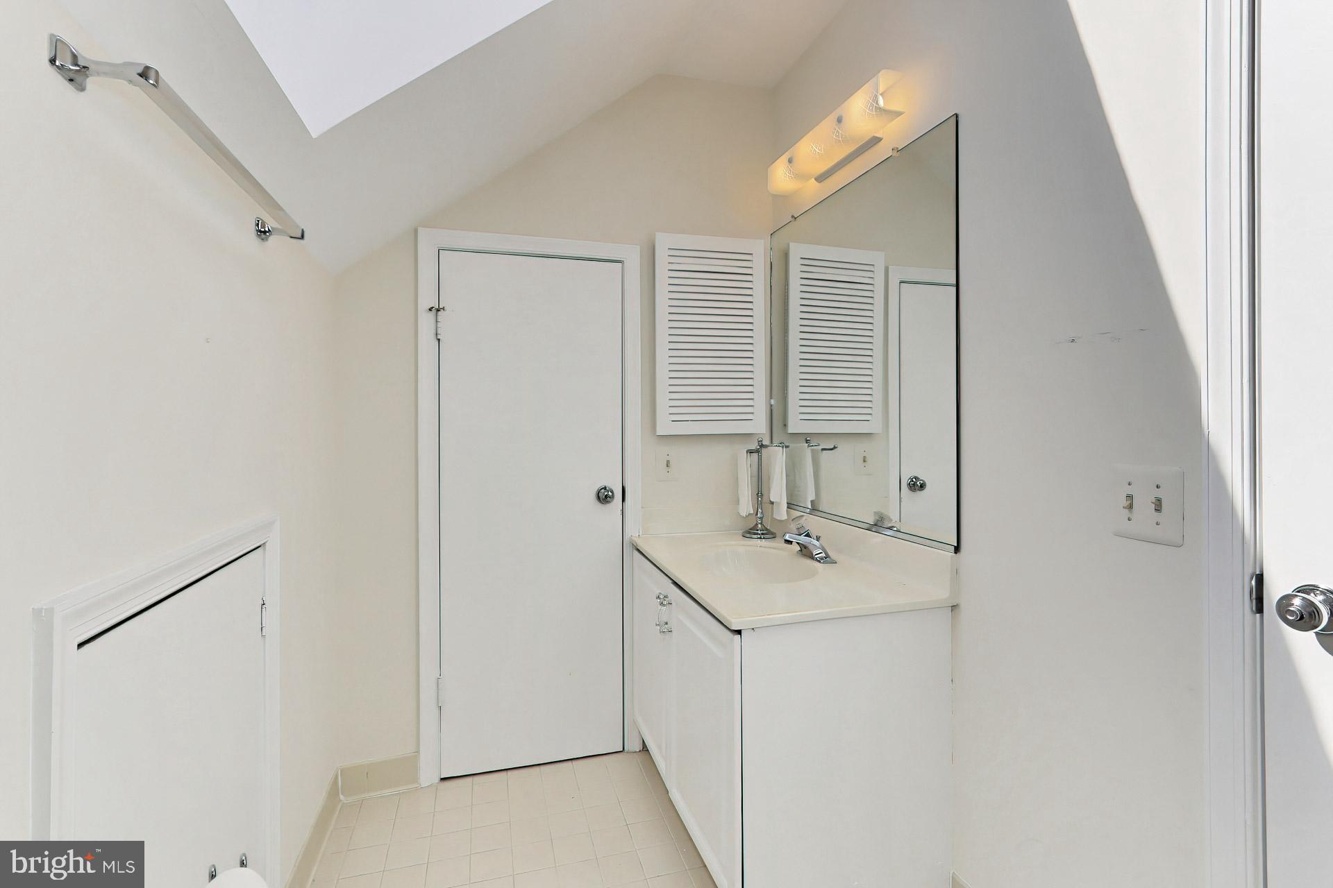 1121 Portner Road Alexandria, VA 22314 - Photo 34 of 43