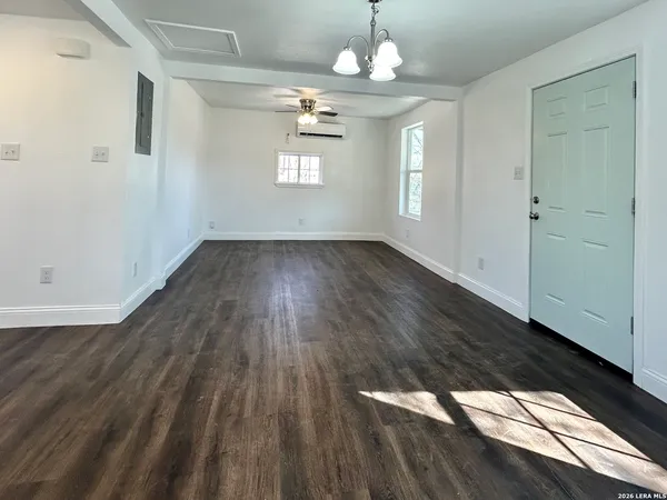 $1,380 | 715 West Gerald Avenue, San Antonio, TX 78221