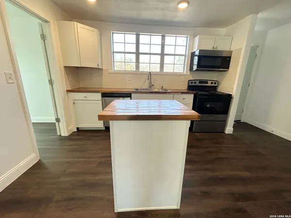 $1,380 | 715 West Gerald Avenue, San Antonio, TX 78221