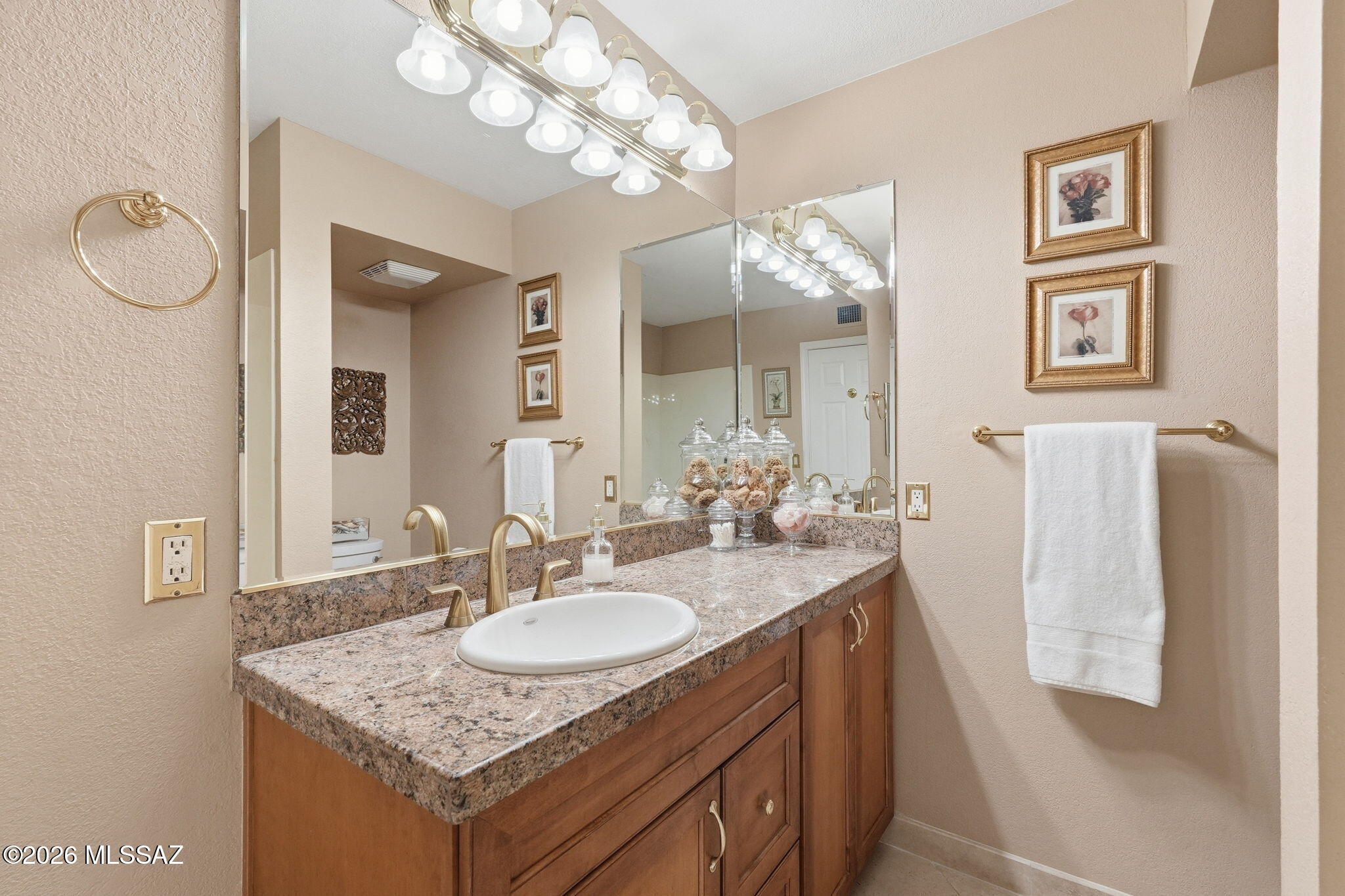 1342 North Via Ronda Oriente Tucson, AZ 85715 - Photo 24 of 41 Hall Guest Bath