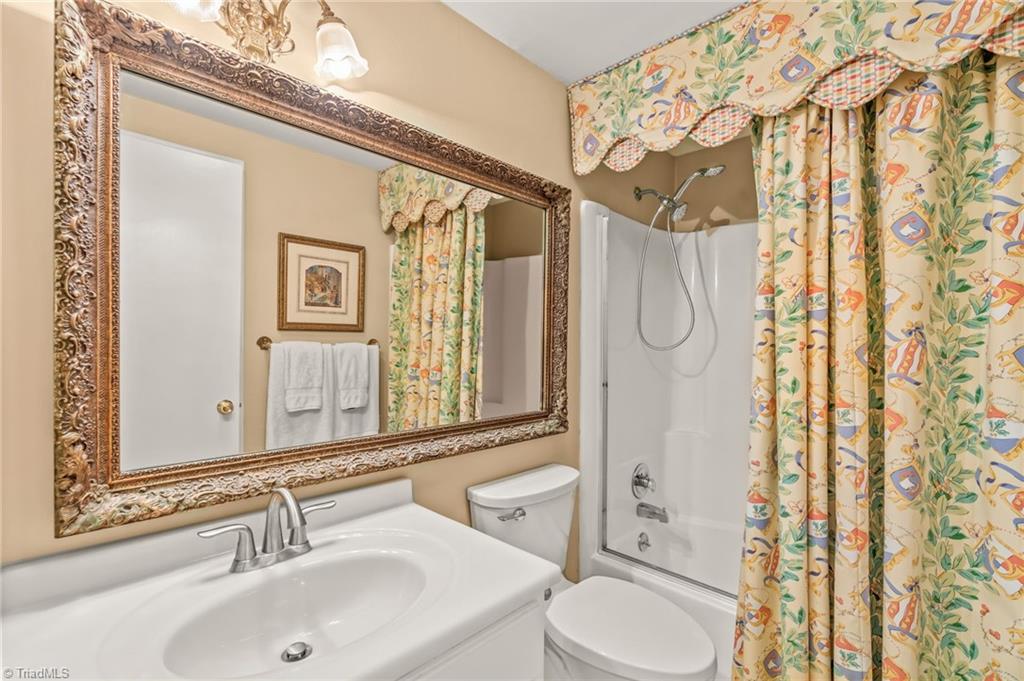 1102 Sweetbriar Road High Point, NC 27262 - Photo 18 of 29 Gallery Image 18