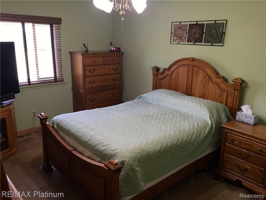 9335 Bennett Lake Road Fenton, MI 48430 - Photo 20 of 33 Master Suite at the back of the house.
