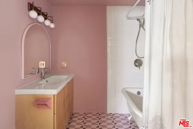 $825,000 | 10623 Woodward Avenue, Sunland, CA 91040