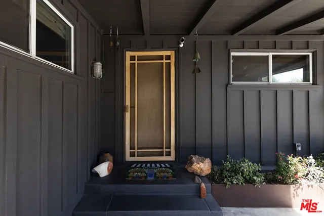 $825,000 | 10623 Woodward Avenue, Sunland, CA 91040