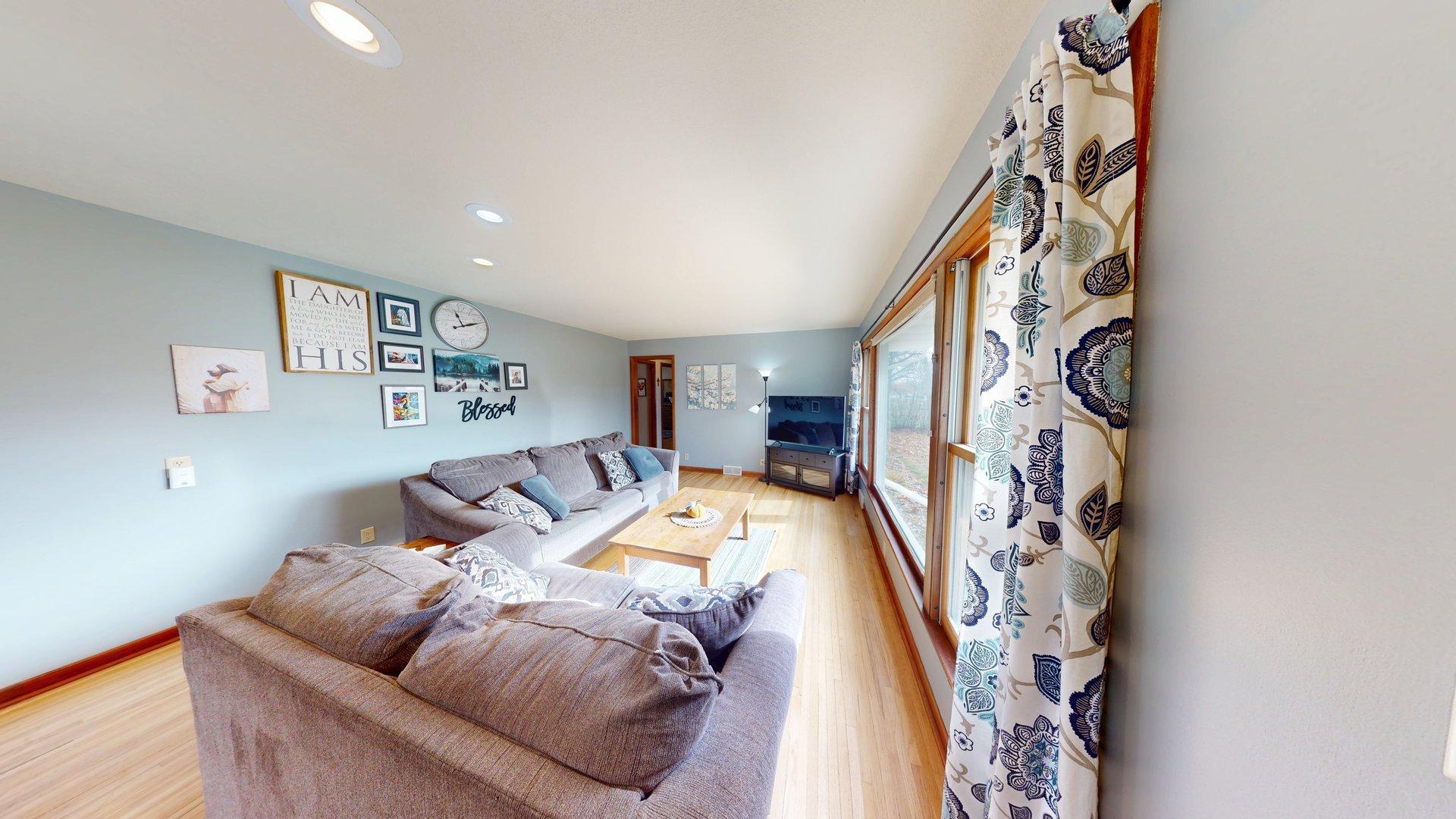 504 19th Avenue Southwest Willmar, MN 56201 - Photo 4 of 35