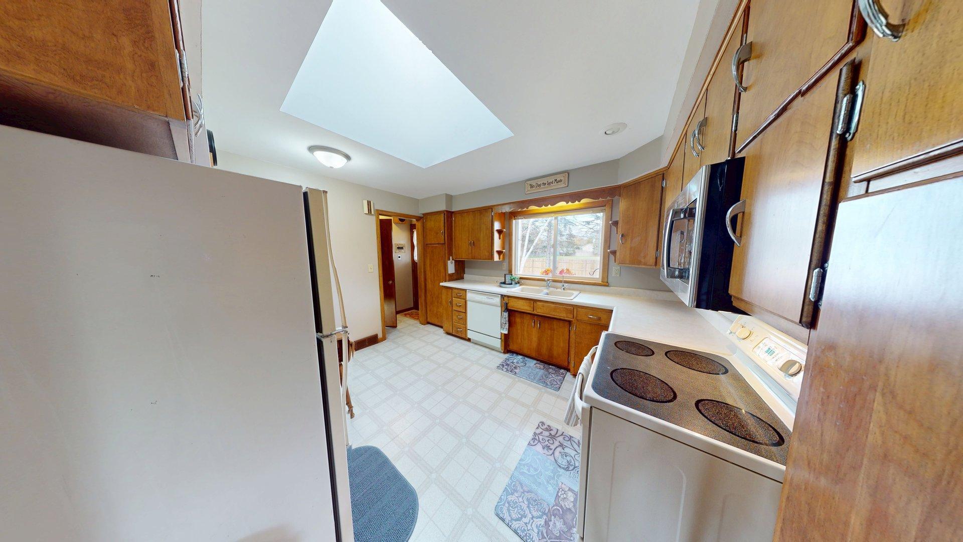 504 19th Avenue Southwest Willmar, MN 56201 - Photo 7 of 35