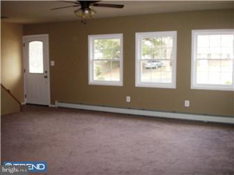 41 Haven Road Levittown, PA 19056 - Photo 11 of 11 Living Room