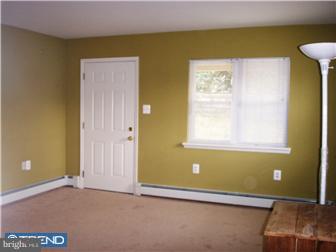 41 Haven Road Levittown, PA 19056 - Photo 9 of 11 Family Room