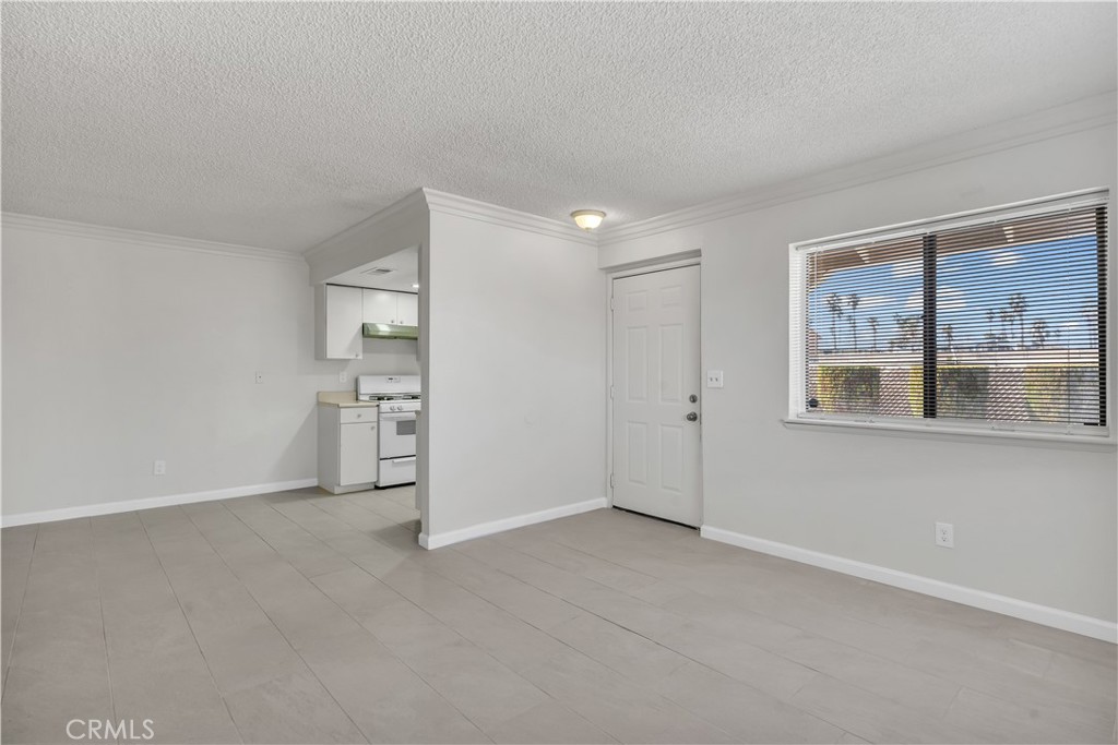 8922 I Hesperia, CA 92345 - Photo 5 of 17