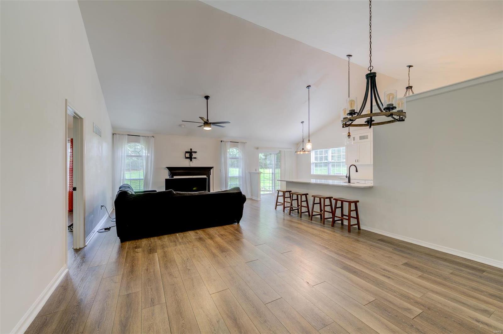 5540 Bourbeuse Common Weldon Spring, MO 63304 - Photo 5 of 27 Gallery Image 5