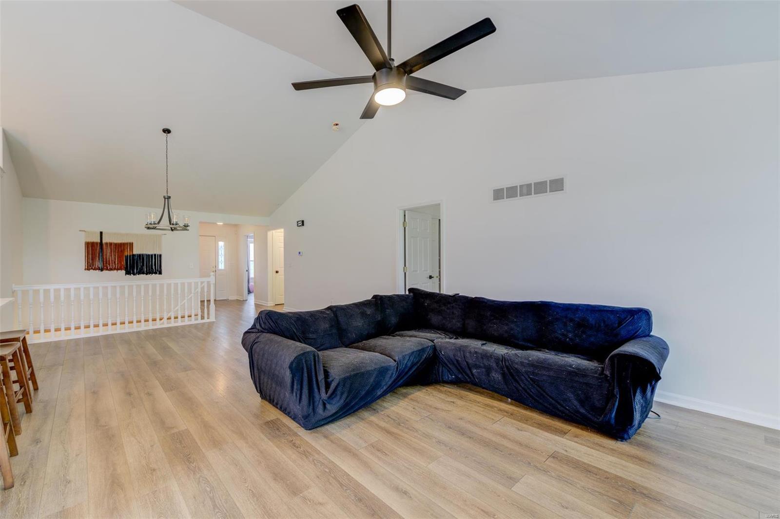 5540 Bourbeuse Common Weldon Spring, MO 63304 - Photo 7 of 27 Gallery Image 7
