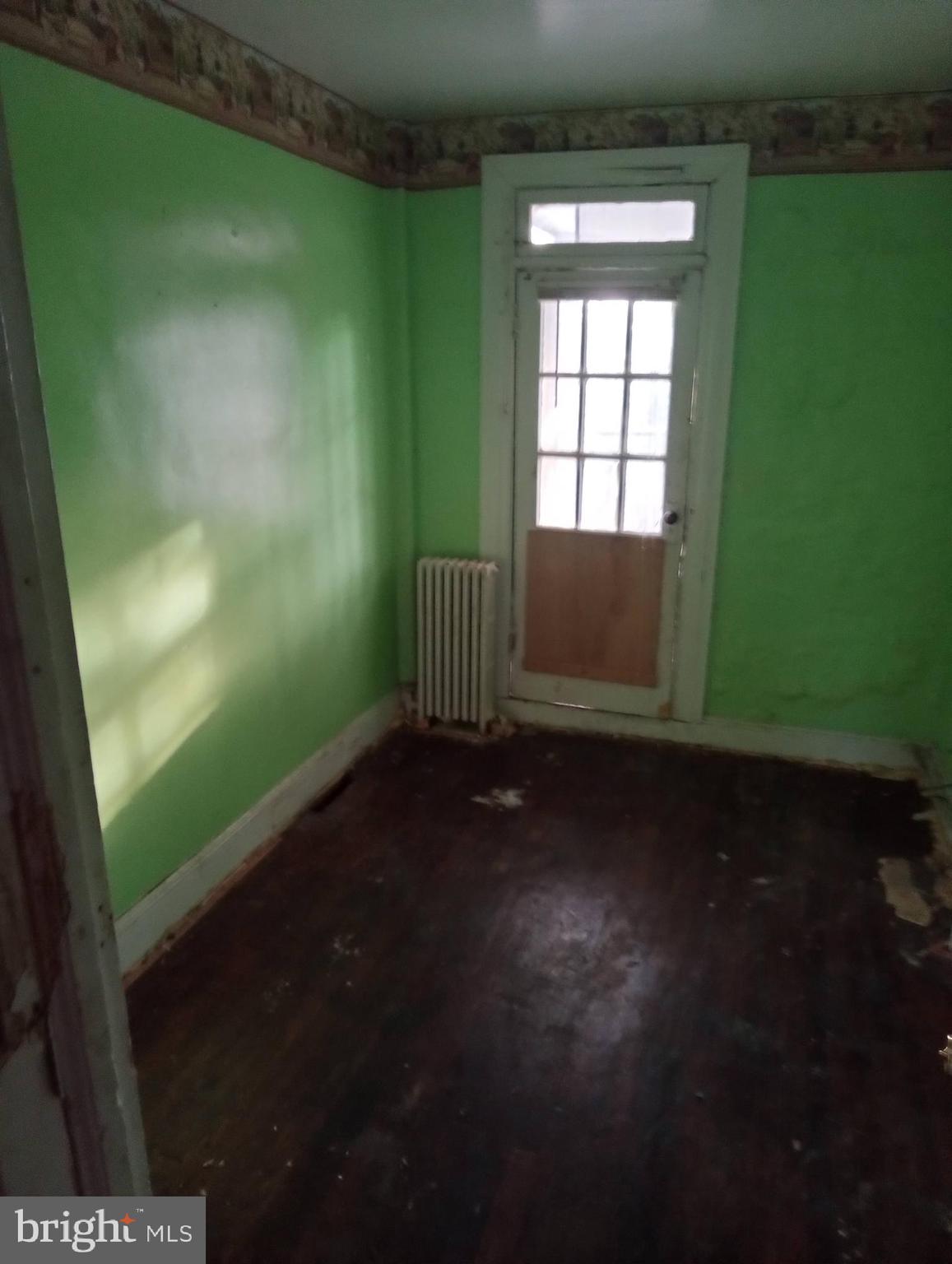 4417 Old York Road Baltimore, MD 21212 - Photo 2 of 6 a view of room with window