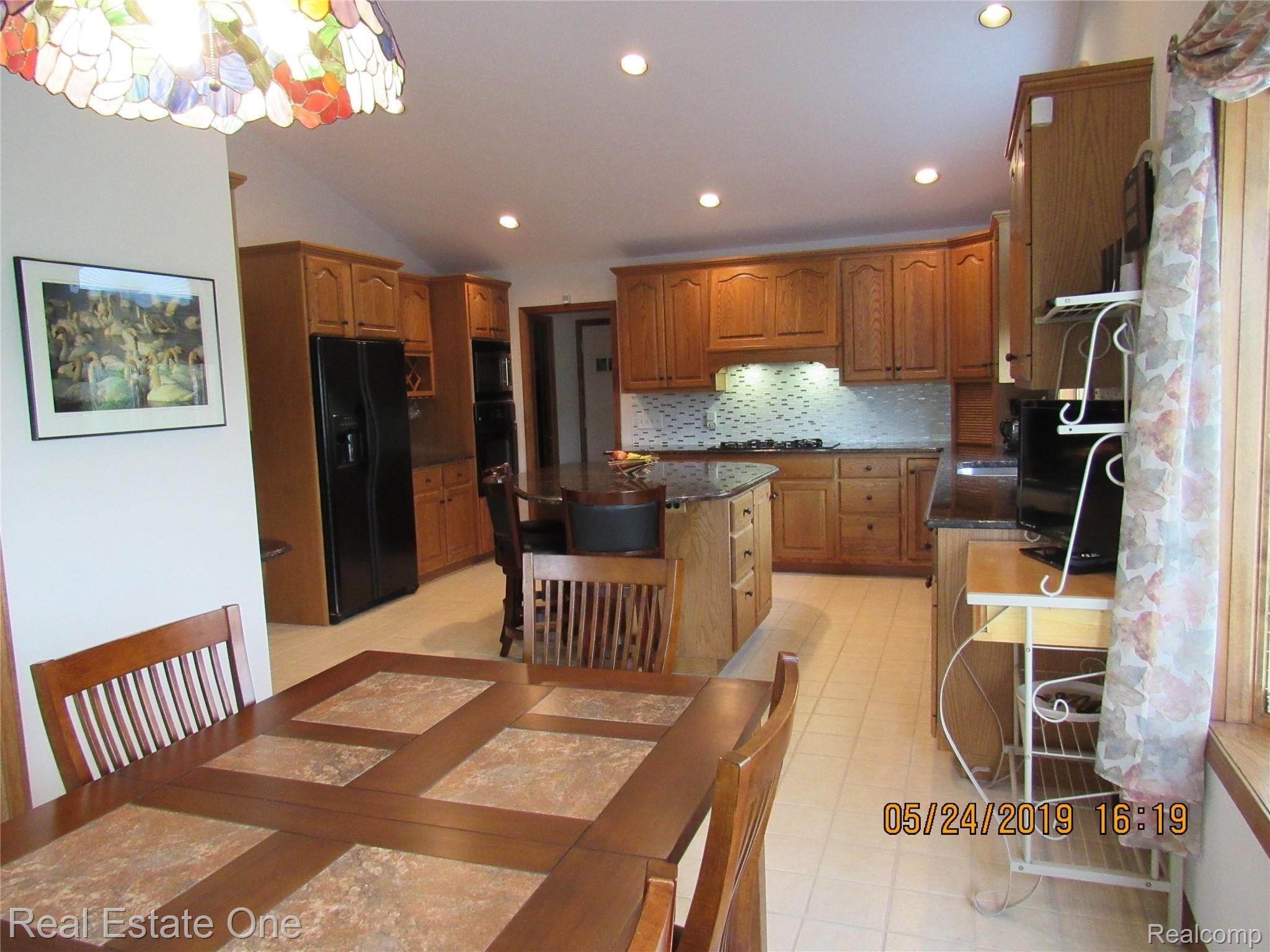 384 Nakomis Road Lake Orion, MI 48362 - Photo 28 of 77 IMG_0607.JPG