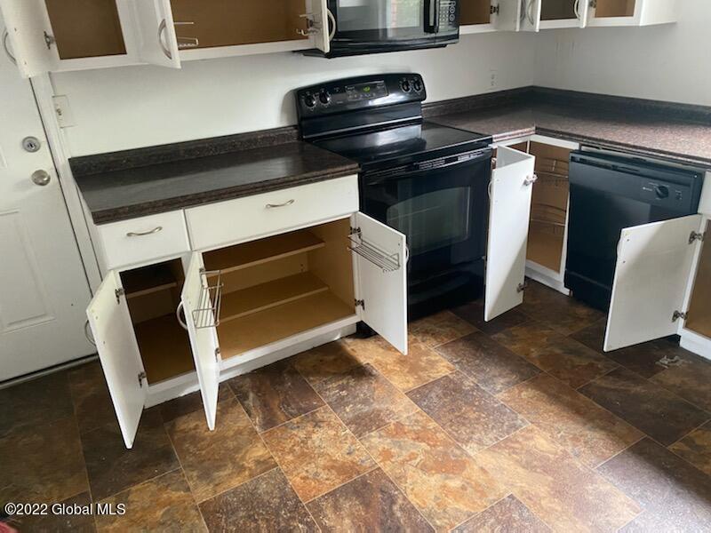 11-21 Ashdown Road, Unit 11D Ballston Lake, NY 12019 - Photo 6 of 15 kitchen