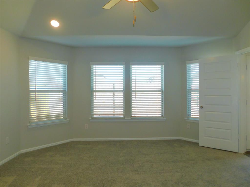 14017 Earlham Street Pilot Point, TX 76258 - Photo 12 of 26