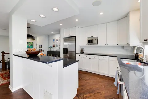 $730,000 | 3331 North Racine Avenue, Unit D, Chicago, IL 60657