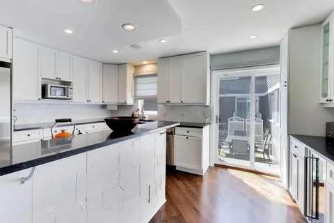 $730,000 | 3331 North Racine Avenue, Unit D, Chicago, IL 60657