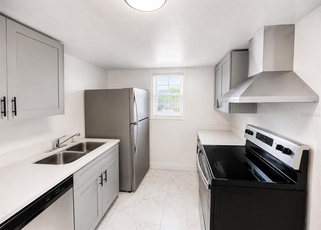 2751 L B McLeod Road, Unit C Orlando, FL 32805 - Photo 5 of 9