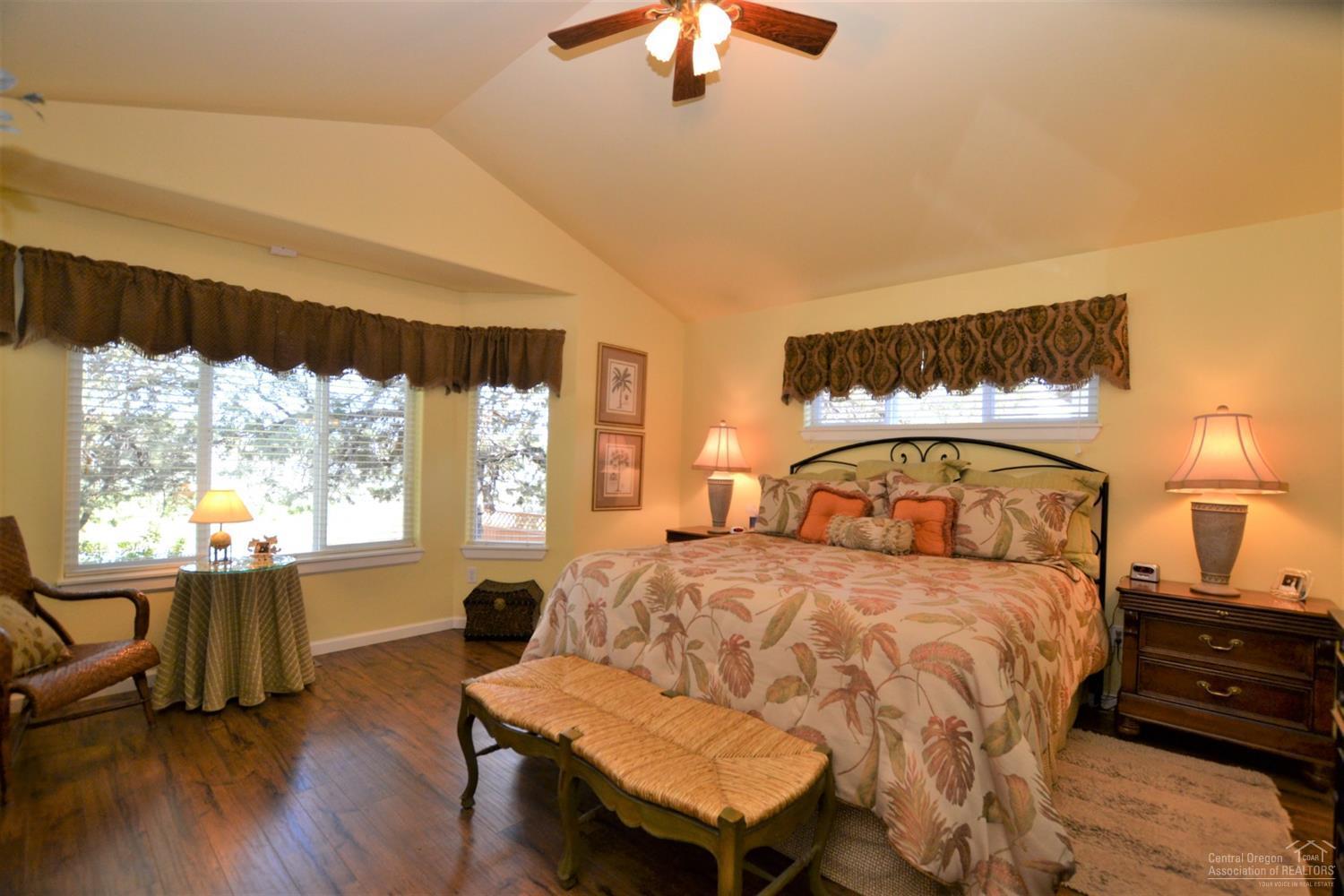 1182 Southwest Rimrock Way Redmond, OR 97756 - Photo 14 of 25 Gallery Image 14