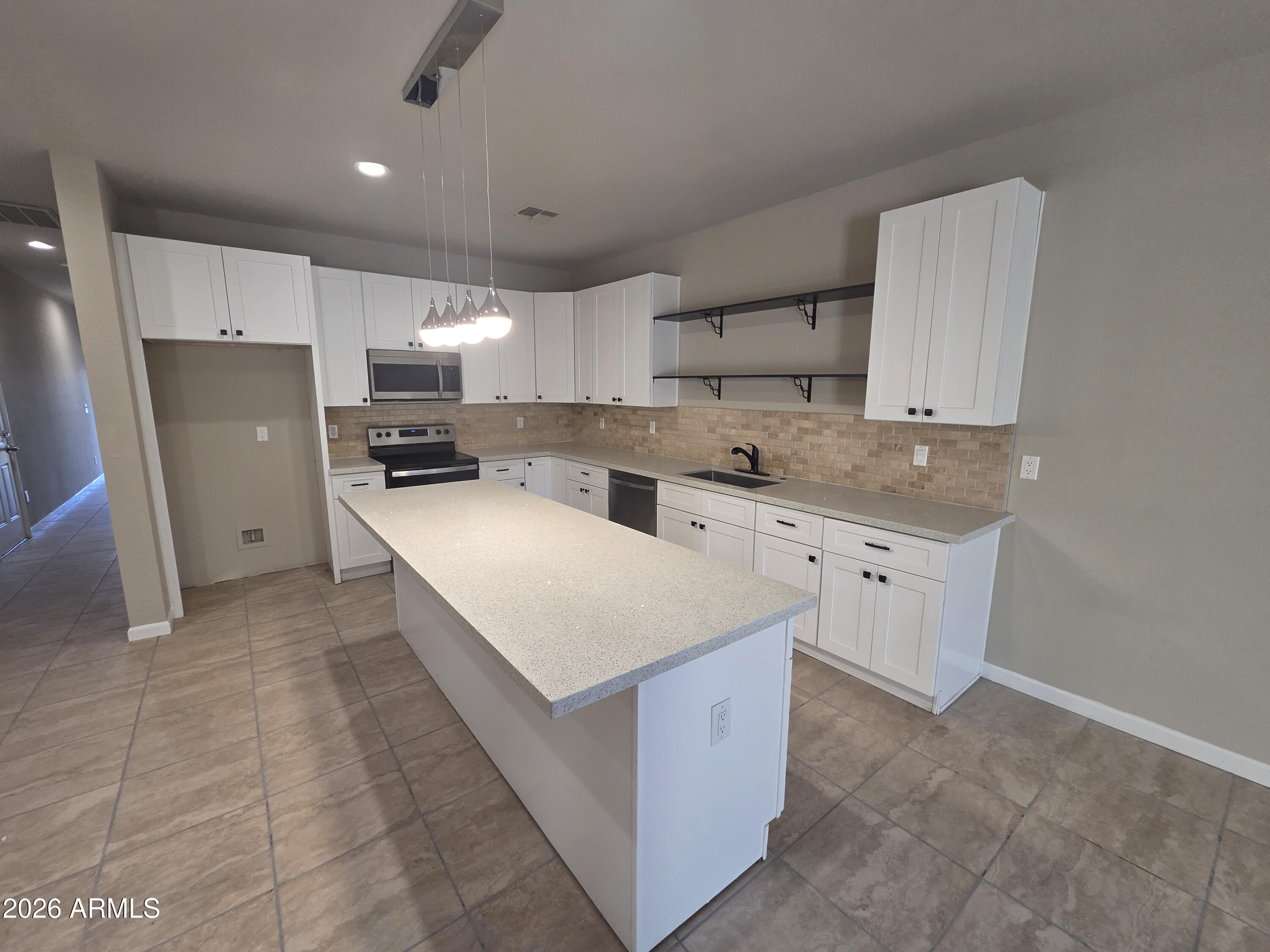 913 East Fremont Road, Unit 3 Phoenix, AZ 85042 - Photo 10 of 17 20260609_062724