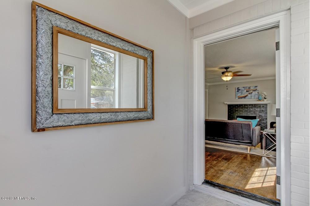 4143 Birmingham Road Jacksonville, FL 32207 - Photo 6 of 40 Rave Home Staging Jacksonville (2) Web