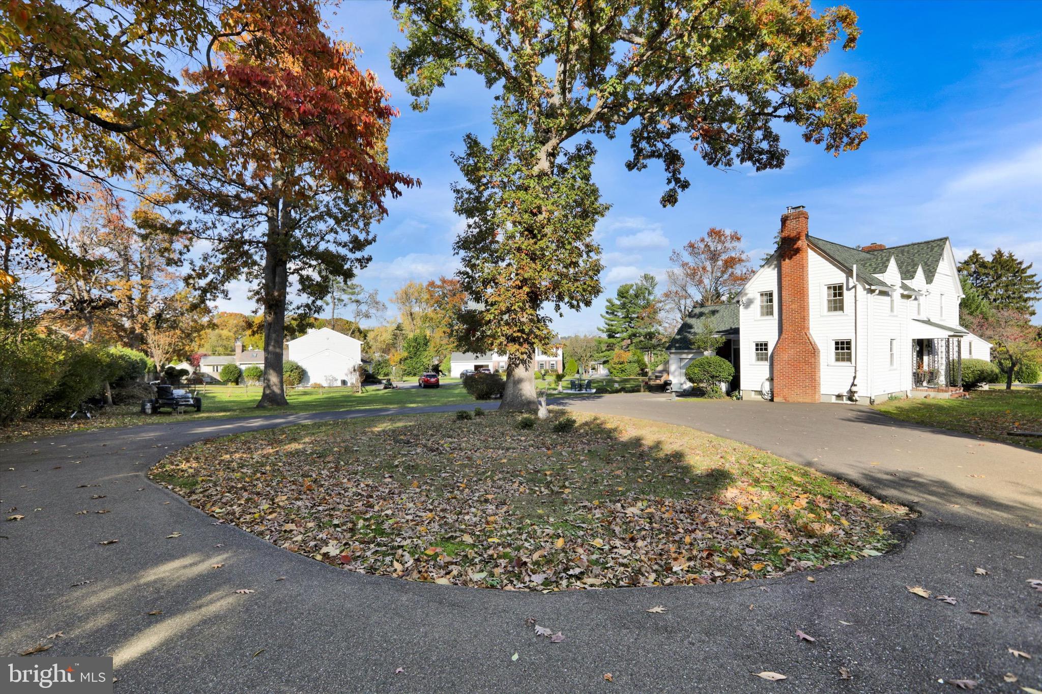 220 West Timonium Road Lutherville-Timonium, MD 21093 - Photo 2 of 64 Circular driveway for easy parking!