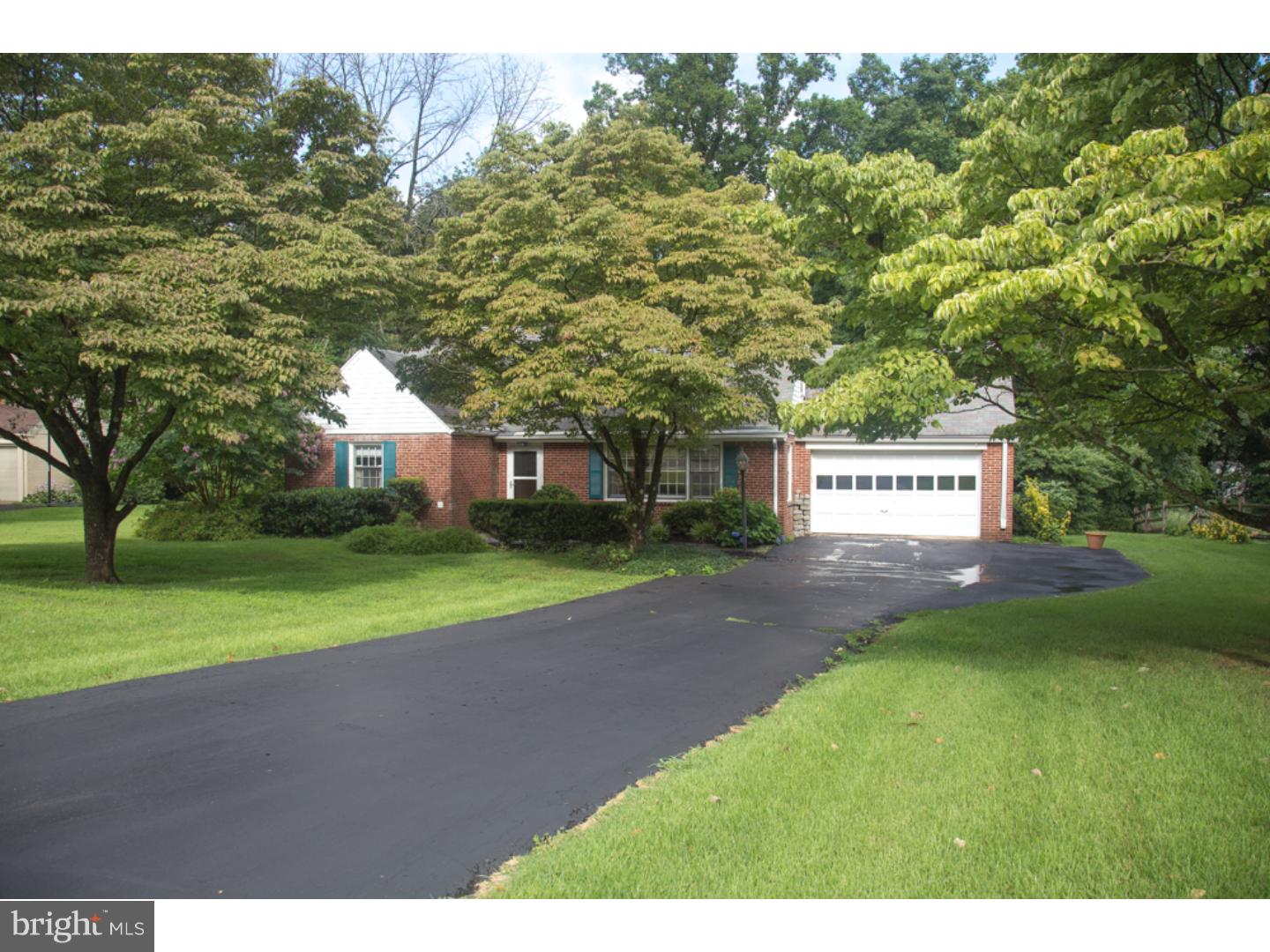 1446 Carol Road Jenkintown, PA 19046 - Photo 3 of 25