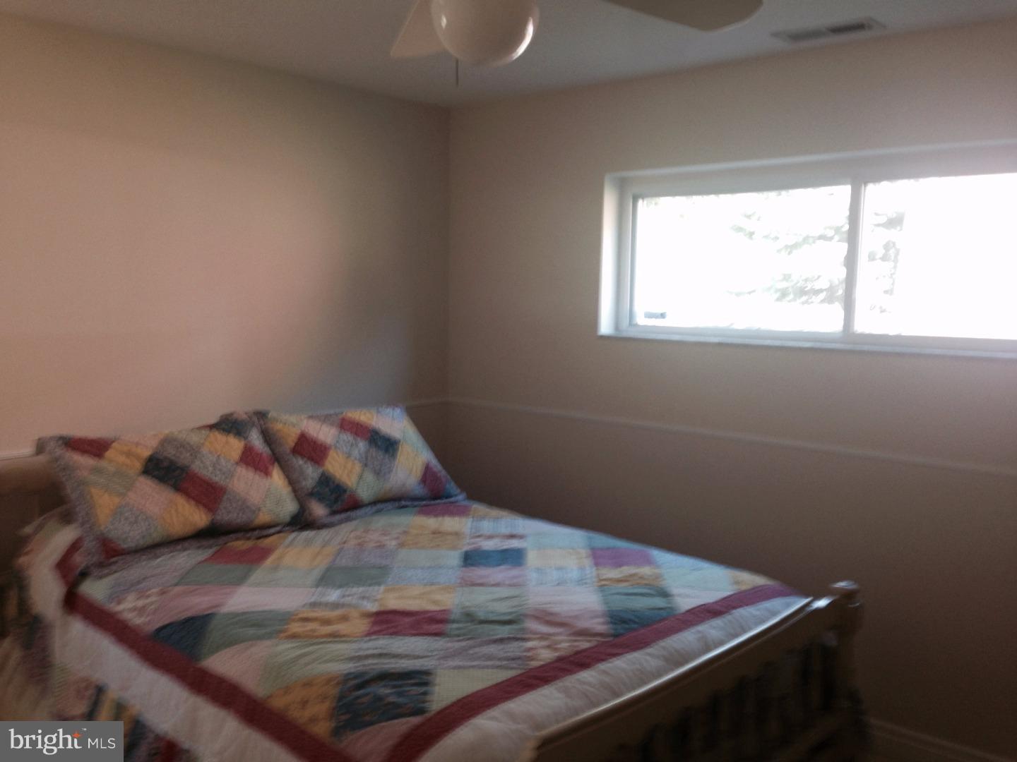 947 Chesterfield Road Barrington, NJ 08033 - Photo 11 of 16