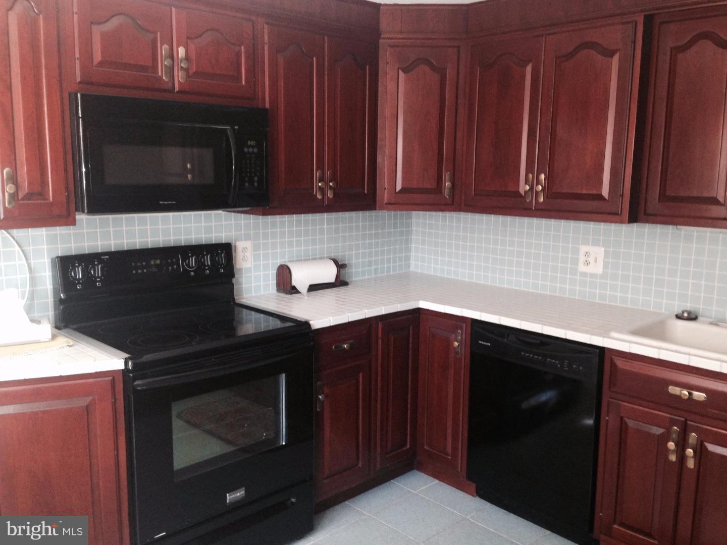 947 Chesterfield Road Barrington, NJ 08033 - Photo 4 of 16