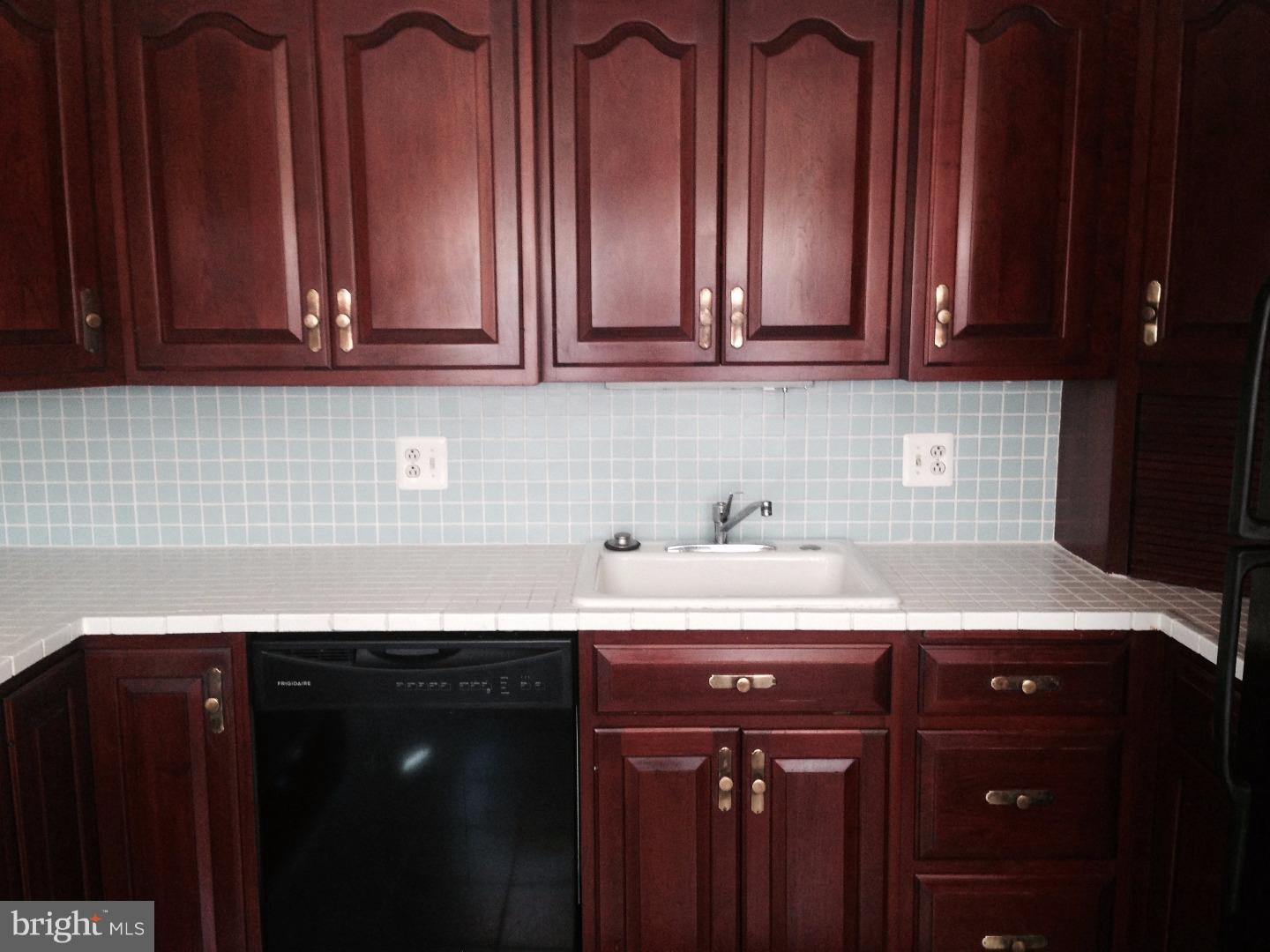 947 Chesterfield Road Barrington, NJ 08033 - Photo 6 of 16