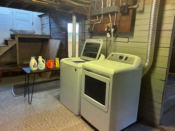 $3,350 | 278 Cabot Street, Unit 2, Newton, MA 02460