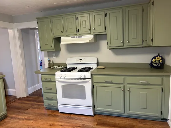 $3,350 | 278 Cabot Street, Unit 2, Newton, MA 02460